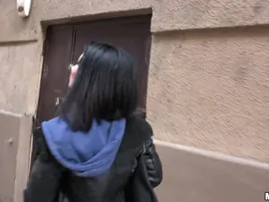 Public Pickups - Naughty Tourist Sucks Dick for Cash - 12/21/2016