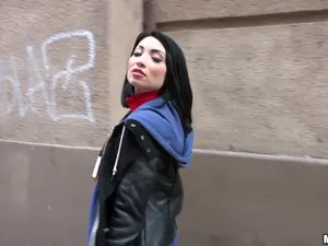 Public Pickups - Naughty Tourist Sucks Dick for Cash - 12/21/2016