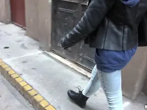 Public Pickups - Naughty Tourist Sucks Dick for Cash - 12/21/2016
