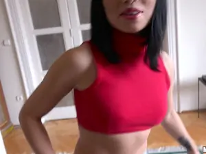 Public Pickups - Naughty Tourist Sucks Dick for Cash - 12/21/2016
