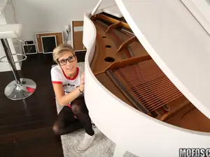 Don't Break Me - Pierced Nipples On Teen Spinner - 01/09/2017