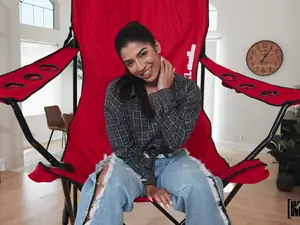 Don't Break Me - Big Chair and a Big Cock for Tiny Jasmine - 08/02/2024