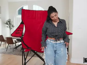 Don't Break Me - Big Chair and a Big Cock for Tiny Jasmine - 08/02/2024