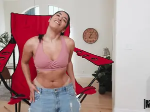 Don't Break Me - Big Chair and a Big Cock for Tiny Jasmine - 08/02/2024