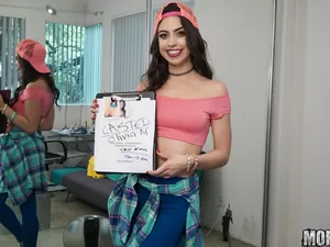 Latina Sex Tapes - Desperate Hottie Twerks for Fame - 02/06/2017