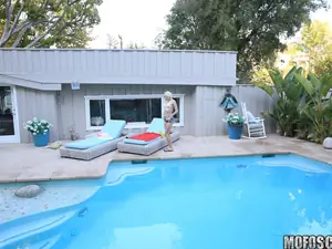 Pervs On Patrol - Skinnydipping Blonde Fucks for Bikini - 02/10/2017