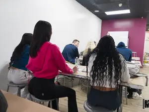 Let's Post It - Ass in Class - 06/06/2025