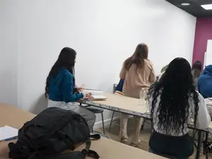 Let's Post It - Ass in Class - 06/06/2025