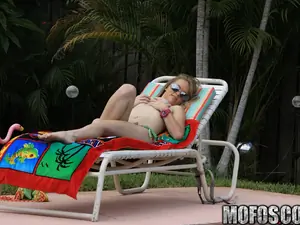 I Know That Girl - Hot Sex Under The Sun - 11/23/2011