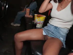 Let's Post It - Movie Theater Flashing - 09/16/2025