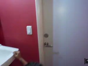 Let's Post It - Movie Theater Flashing - 09/16/2025