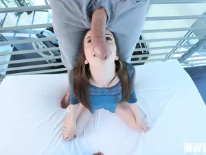 Don't Break Me - Cumshot Welcome for Returning Starlet - 05/02/2017