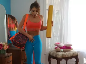 Pervs On Patrol - Pin-up Fucks Horny Roomie - 05/19/2017