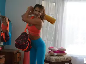 Pervs On Patrol - Pin-up Fucks Horny Roomie - 05/19/2017