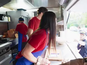 Let's Post It - Food Truck Blow Bang - 05/07/2026