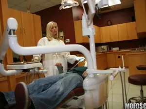 I Know That Girl - Dentists Understand Oral - 01/04/2012