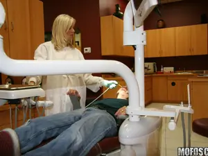 I Know That Girl - Dentists Understand Oral - 01/04/2012