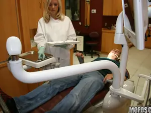 I Know That Girl - Dentists Understand Oral - 01/04/2012