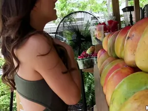 Public Pickups - Fun-loving Model Fucks in Public - 07/05/2017