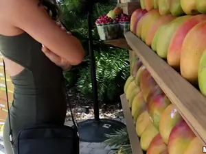 Public Pickups - Fun-loving Model Fucks in Public - 07/05/2017