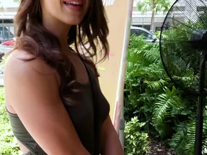 Public Pickups - Fun-loving Model Fucks in Public - 07/05/2017