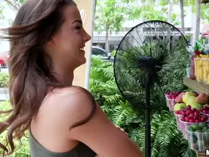 Public Pickups - Fun-loving Model Fucks in Public - 07/05/2017