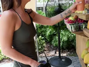 Public Pickups - Fun-loving Model Fucks in Public - 07/05/2017