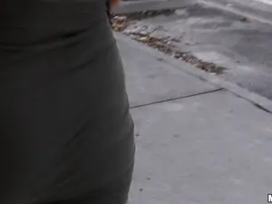 Public Pickups - Fun-loving Model Fucks in Public - 07/05/2017