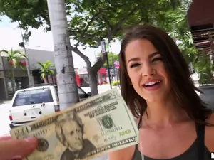 Public Pickups - Fun-loving Model Fucks in Public - 07/05/2017