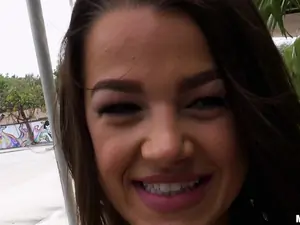 Public Pickups - Fun-loving Model Fucks in Public - 07/05/2017