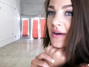 Public Pickups - Fun-loving Model Fucks in Public - 07/05/2017