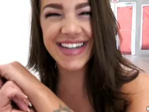 Public Pickups - Fun-loving Model Fucks in Public - 07/05/2017