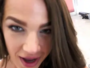 Public Pickups - Fun-loving Model Fucks in Public - 07/05/2017