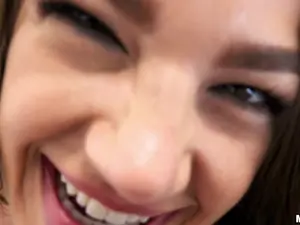 Public Pickups - Fun-loving Model Fucks in Public - 07/05/2017
