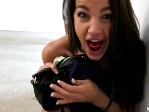 Public Pickups - Fun-loving Model Fucks in Public - 07/05/2017