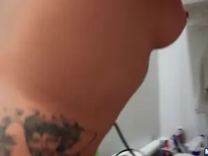 Public Pickups - Fun-loving Model Fucks in Public - 07/05/2017