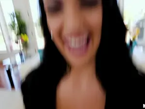 Don't Break Me - Sicilian Babe and Monster Dick - 07/25/2017