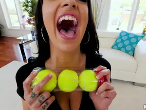 Don't Break Me - Sicilian Babe and Monster Dick - 07/25/2017