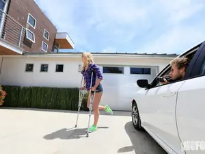 Pervs On Patrol - Twerking Blonde Blows Insurance Guy - 08/11/2017