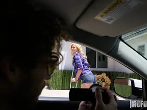 Pervs On Patrol - Twerking Blonde Blows Insurance Guy - 08/11/2017