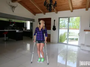 Pervs On Patrol - Twerking Blonde Blows Insurance Guy - 08/11/2017