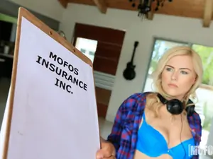Pervs On Patrol - Twerking Blonde Blows Insurance Guy - 08/11/2017