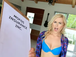 Pervs On Patrol - Twerking Blonde Blows Insurance Guy - 08/11/2017