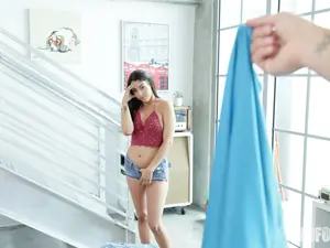 Latina Sex Tapes - Pre-Trip Facial and Fuck - 08/12/2017