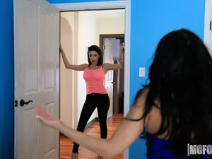 Girls Gone Pink - Lesbian Shower Hookup - 08/21/2017