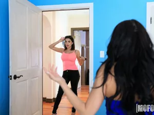 Girls Gone Pink - Lesbian Shower Hookup - 08/21/2017