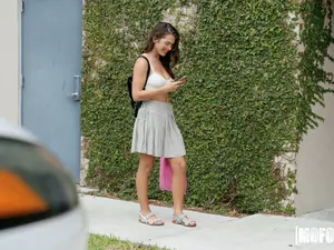 Pervs On Patrol - Busty Neighbor Catches Peeping Tom - 09/22/2017