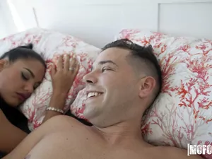Latina Sex Tapes - Wake up to Sex With Apolonia - 10/28/2017