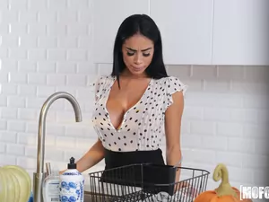 Pervs On Patrol - Thanksgiving Voyeur - 11/24/2017