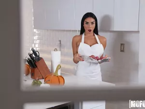 Pervs On Patrol - Thanksgiving Voyeur - 11/24/2017